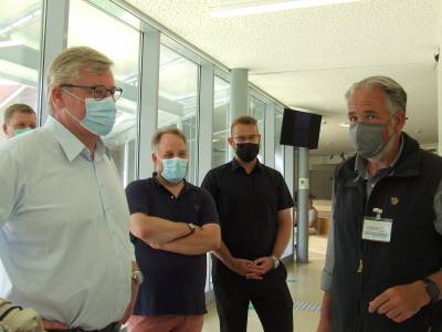 Seehundstation - Dr. Althusmann - v.l.n.r.: Ulf Thiele, Dr. Bernd Althusmann, Dr. Joachim Kleen, Sven Behrens und Dr. Peter Lienau. 